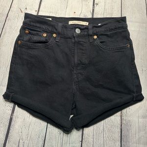 3/$15💕 Levi’s high rise shorts